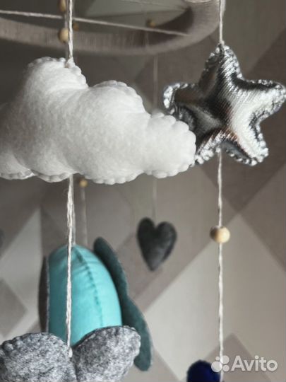 Мобиль на кроватку из фетра