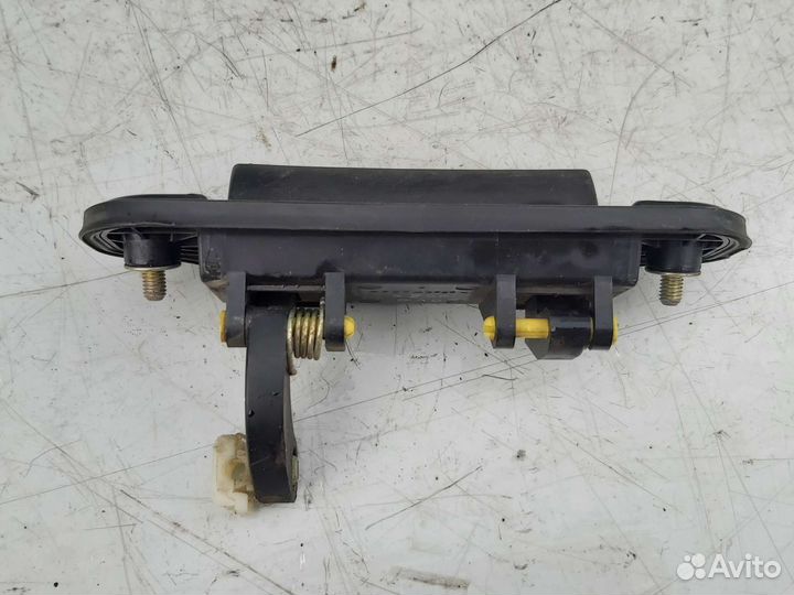 Ручка открывания багажника наружная Mazda 323 bj