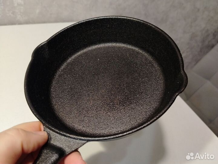 Чугунная сковорода
