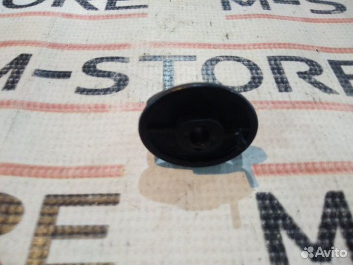 Крючок багажника Mercedes-Benz M-Class W164