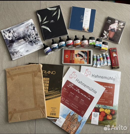 Скетчбук,мольберт,краски,книги для акварели