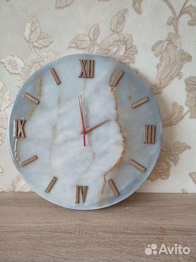 Часы из эпоксидной смолы