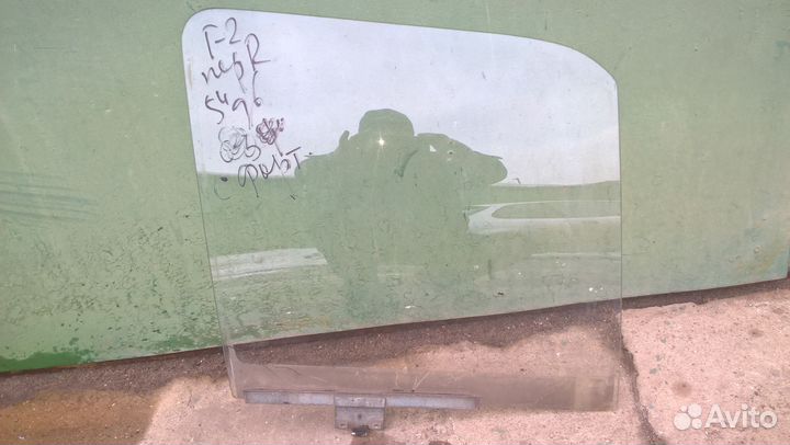 Стекло передней R двери на VW Гольф-2 1983-1992 г