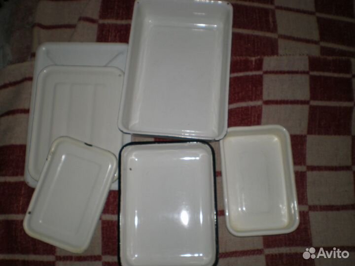 Набор эмалированых лотков