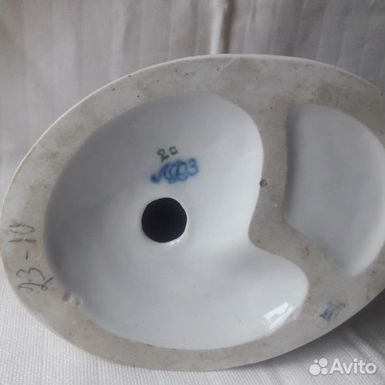 Фарфоровая статуэтка бульдог