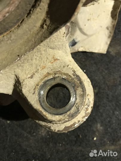 Кулак поворотный правый Ниссан Альмера Классик