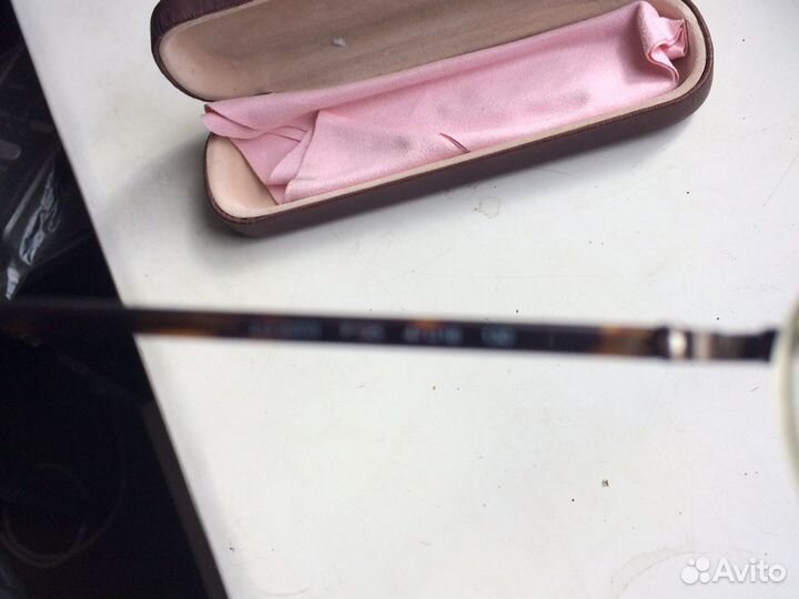 Очки крутые, Luxottika, Италия