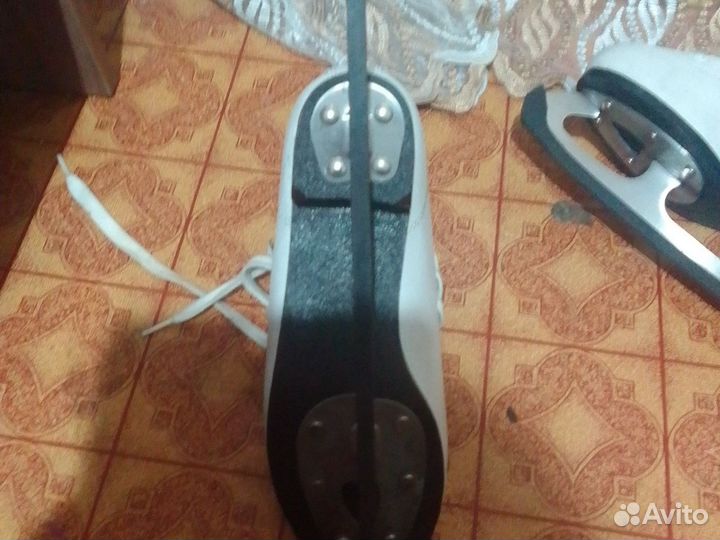 Коньки фигурные 38 размер б/у