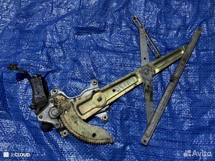 Стеклоподъемник на toyota hilux surf LN130 2LTE