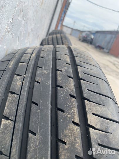 Yokohama BluEarth-XT AE61 215/65 R16 98H