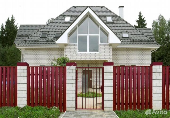 Забор из евроштакетника работа по договору под клю