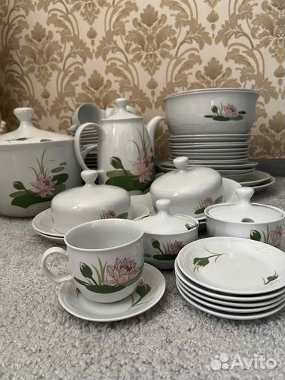 Сервиз столово/ чайный 50 предметов фарфор ГДР