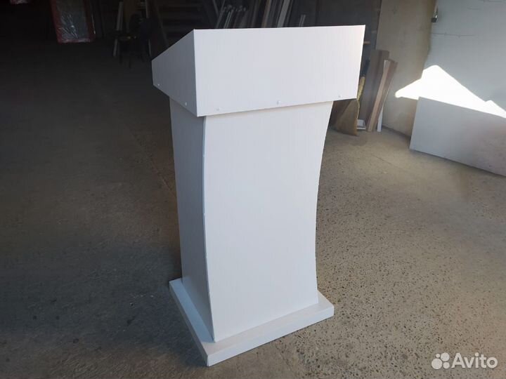 Трибуна для выступления (спикера)