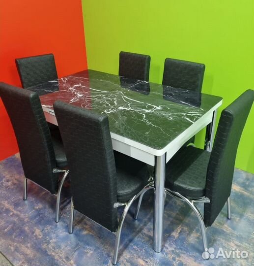 Раскладной стол и стулья