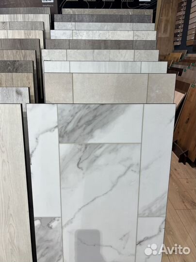 Кварцвиниловая плитка под мрамор