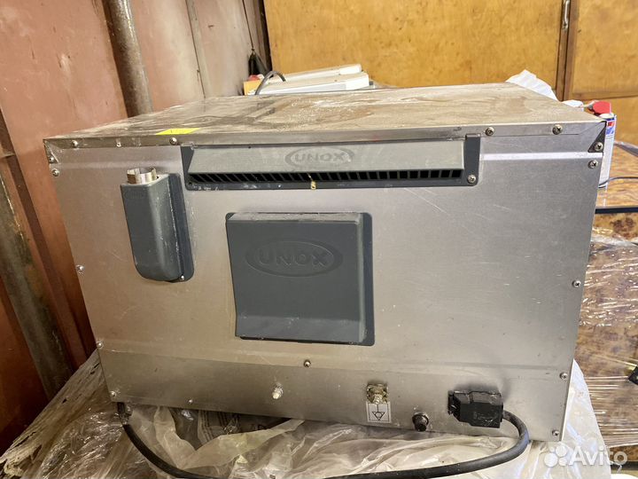 Конвекционная печь Unox для коно-пиццы