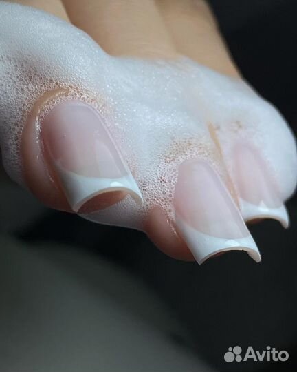 Маникюр и педикюр