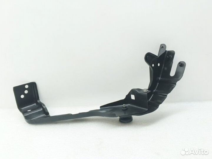 Кронштейн фары передний левый Mercedes-Benz