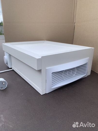 Маникюрная вытяжка