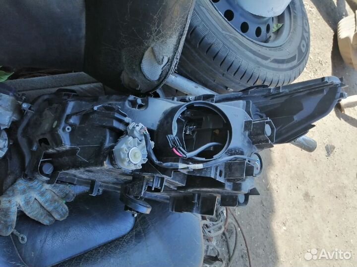 Фара правая Lexus NX