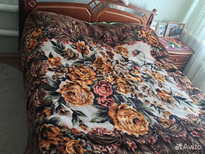 Шкаф,кровать,тумбочка
