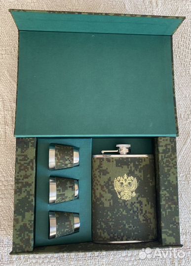 Подарочный набор фляжка и рюмки