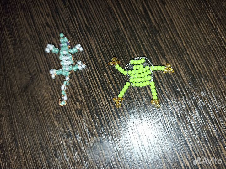 Ящерица и лягушка из бисера
