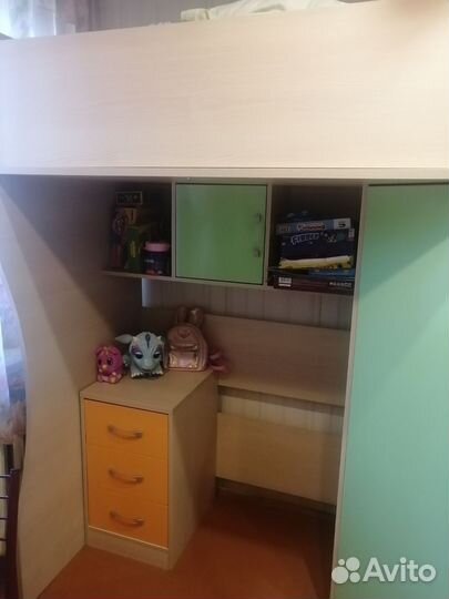 Набор мебели детский, кровать, шкаф, тумбы, стол