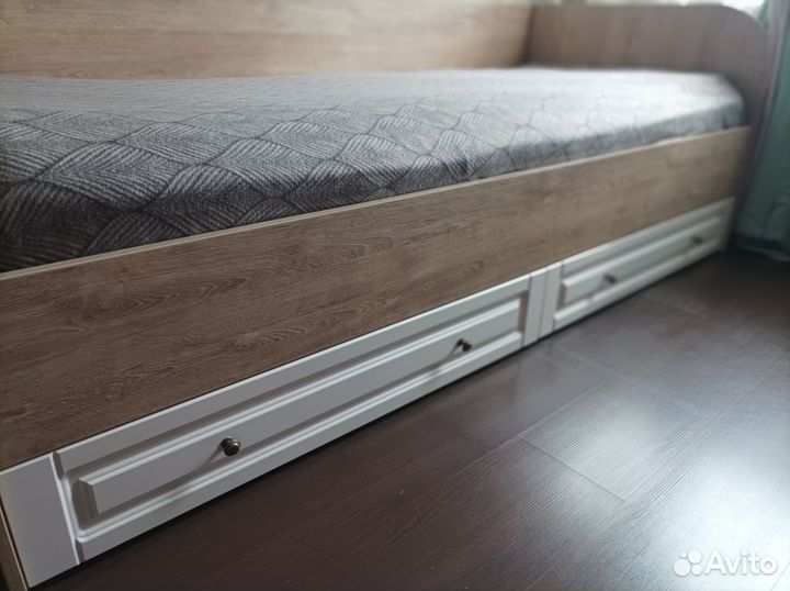 Кровать подростковая