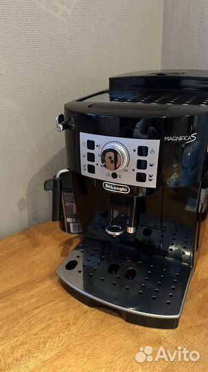 Кофемашина delonghi magnifica s