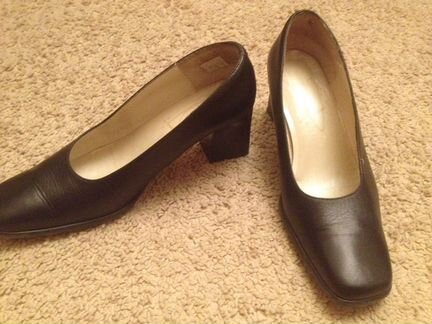 Кожаные черные лодочки