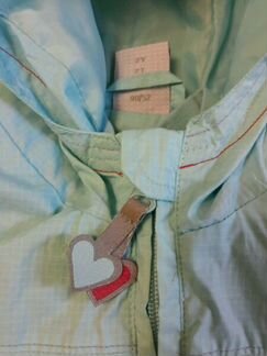 Легкая куртка-ветровка на девочку