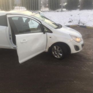 Opel Corsa 1.4 AT, 2012, битый, 100 000 км