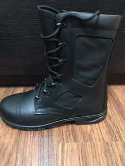 Ботинки с высоким берцем