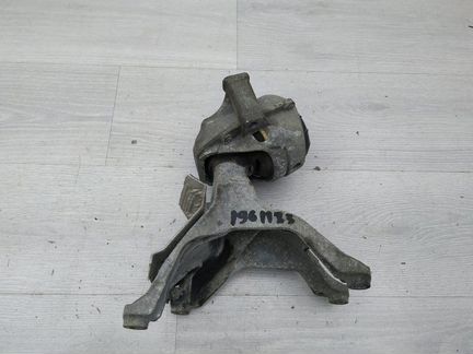 Кронштейн двигателя правый 8K0199308BD Audi A4 B8