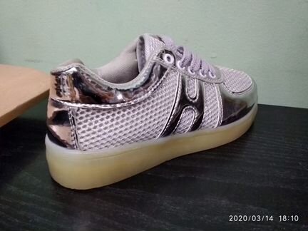 Светящиеся кроссовки с сеточкой. Серебро (32-37)