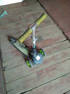 Детский трехколесный самокат