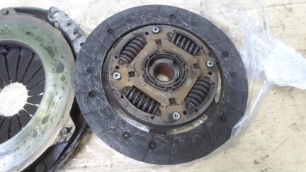 Сцепление Ниссан Тиида С11 Nissan Tiida C11 1.6 HR