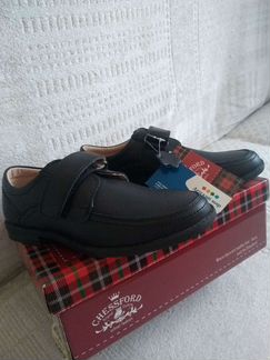 Туфли новые для мальчика Chessford 35 р