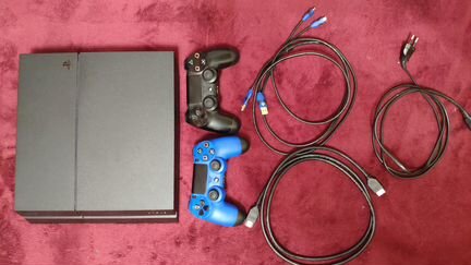 Sony PlayStation 4 500gb +2 геймпада +игры