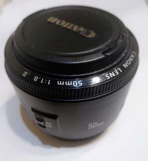 Объектив Canon EF 50 mm f/1.8 II с тушкой Canon 40