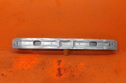 Усилитель бампера задний Audi A4 5 B9 2015-Нв