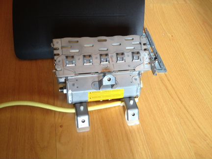 Подушка безопасности на Субару Форестер 2005 г