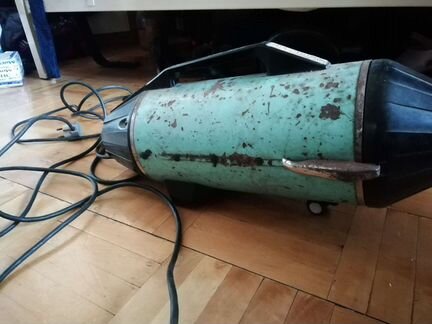 Пылесос Ракета с набором щёток