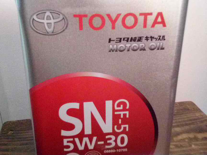 Toyota 5w30 4л. Toyota SN 5w-30. Toyota SN 5w30 208л. Коробка Toyota SN 5w30.