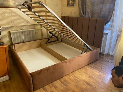 Кровать двуспальная