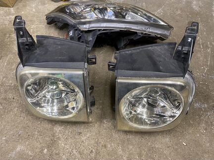 Фары Nissan Cube