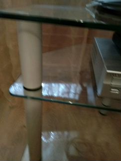 Стеклянная тумба под тв