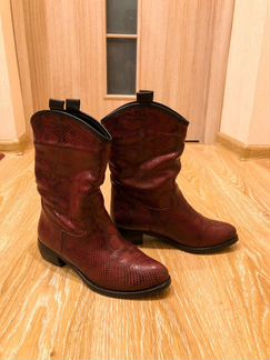 Полусапожки зимние (казаки) 38-39 р, нат мех, кожа