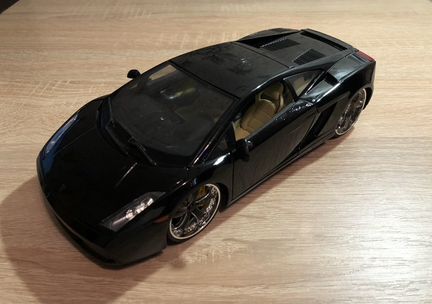 Модель 1/18 Lamborghini Gallardo Playerz «maisto»